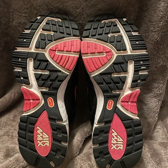 Nike Air Max Black Pink Sneakers 💕 - Picture 4 of 5